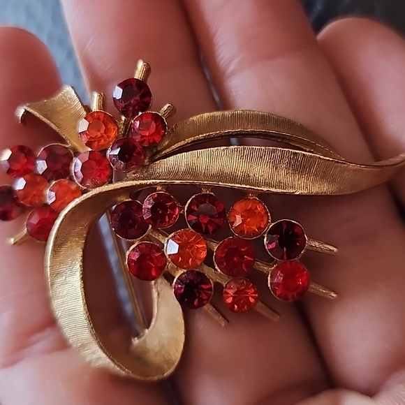 VTG Gold and Red Floral Brooch - Picture 3 of 8